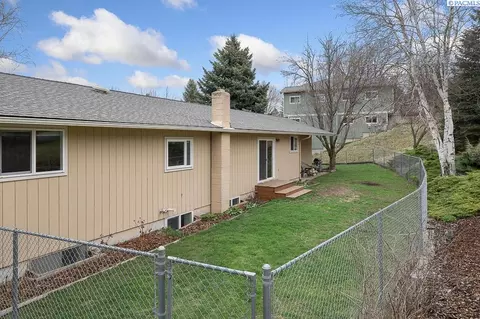 Exterior - 940 SE Glen Echo Rd, Pullman, WA 99163 photo 5 of 5