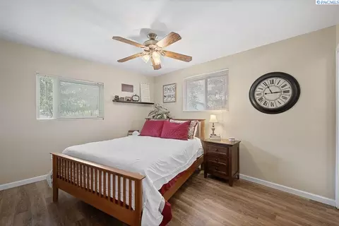 Bedroom - 940 SE Glen Echo Rd, Pullman, WA 99163 photo 1 of 4