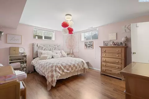 Bedroom - 940 SE Glen Echo Rd, Pullman, WA 99163 photo 3 of 4
