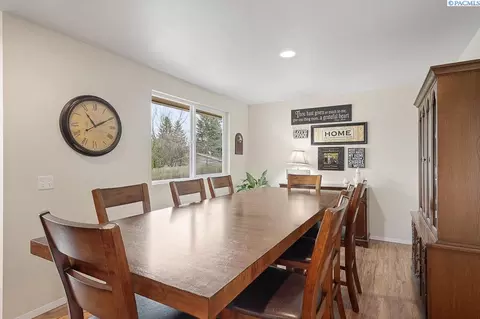 Dining - 940 SE Glen Echo Rd, Pullman, WA 99163 photo 1 of 1