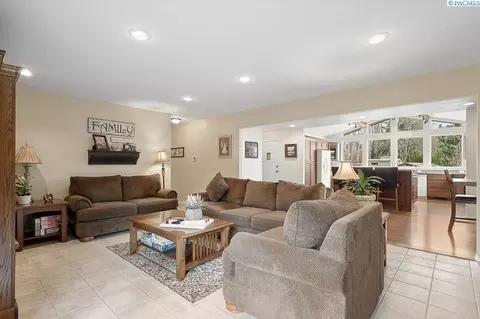 Other - 940 SE Glen Echo Rd, Pullman, WA 99163 photo 1 of 10