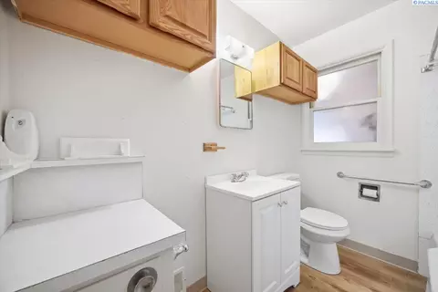 Bath - 248 E Date, Connell, WA 99326 photo 1 of 2
