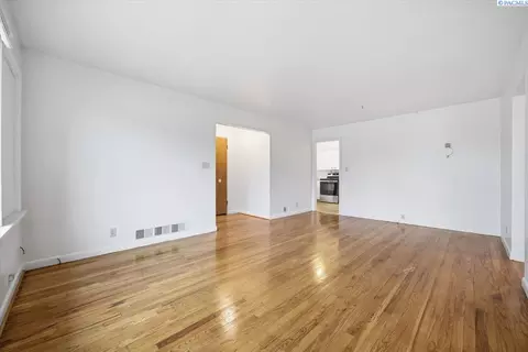 Living - 248 E Date, Connell, WA 99326 photo 5 of 6