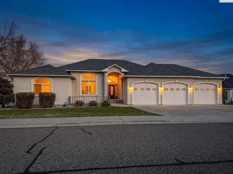 1418 Chardonnay Dr, Richland, WA 99352