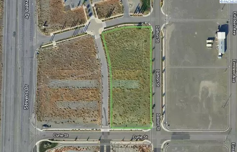 750 Curie St, Richland, WA 99354