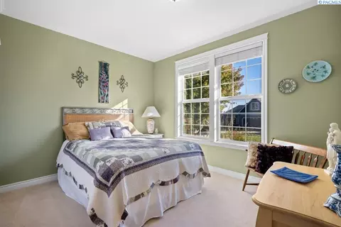 Bedroom - 520 SW Sundance Ct, Pullman, WA 99163 photo 1 of 5