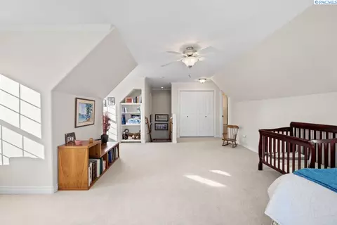 Bedroom - 520 SW Sundance Ct, Pullman, WA 99163 photo 5 of 5