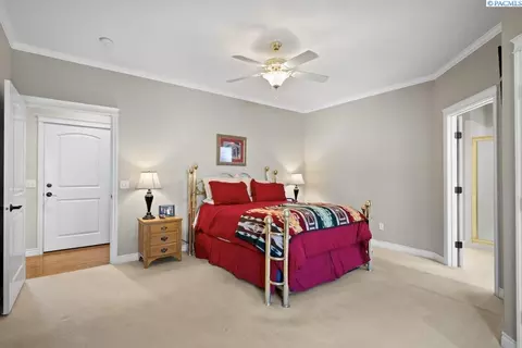 Bedroom - 520 SW Sundance Ct, Pullman, WA 99163 photo 2 of 5
