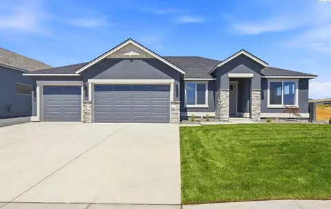 12001 Vincenzo Dr, Pasco, WA 99301