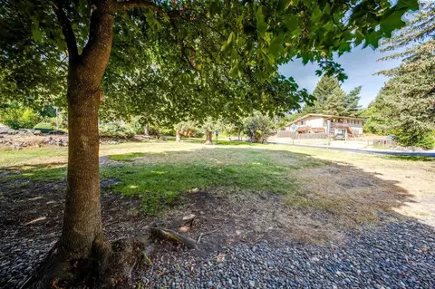 Exterior - 600 SW Crestview St #2, Pullman, WA 99163 photo 3 of 5