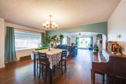 Dining - 952 Carothers Rd, Pullman, WA 99163 photo 1 of 2
