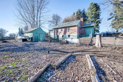 Exterior - 952 Carothers Rd, Pullman, WA 99163 photo 4 of 9