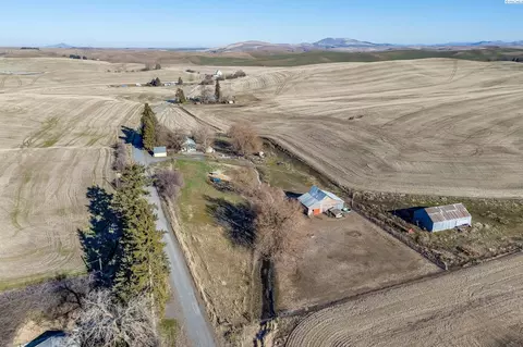 View/Area - 952 Carothers Rd, Pullman, WA 99163 photo 2 of 4
