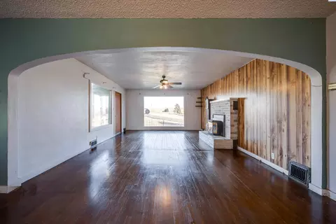Living - 952 Carothers Rd, Pullman, WA 99163 photo 1 of 4
