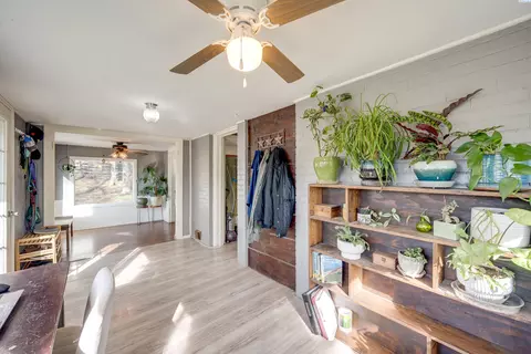Entry Way - 952 Carothers Rd, Pullman, WA 99163 photo 4 of 6
