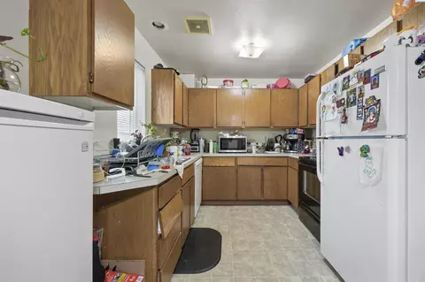 Kitchen - 313 E 3rd St, Granger, WA 98932 photo 5 of 8