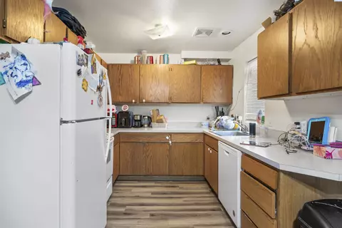 Kitchen - 313 E 3rd St, Granger, WA 98932 photo 3 of 8