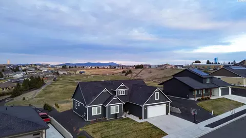 2080 NW Canyon View Dr, Pullman, WA 99163 photo 1