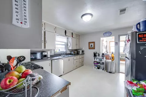 Kitchen - 1215 NE Myrtle St, Pullman, WA 99163 photo 1 of 3