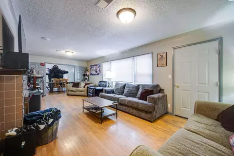Living - 1215 NE Myrtle St, Pullman, WA 99163 photo 2 of 4