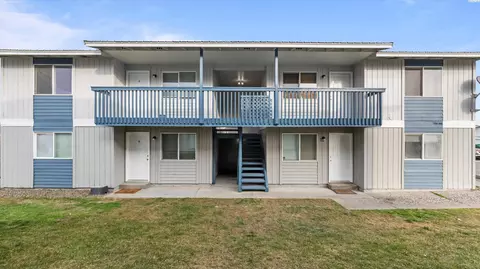 1121 N Cleveland St, Kennewick, WA 99336