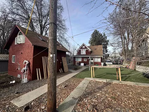 Exterior - 435 NE Howard Dr, Pullman, WA 99163 photo 2 of 2