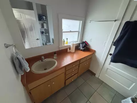 Bath - 435 NE Howard Dr, Pullman, WA 99163 photo 1 of 1