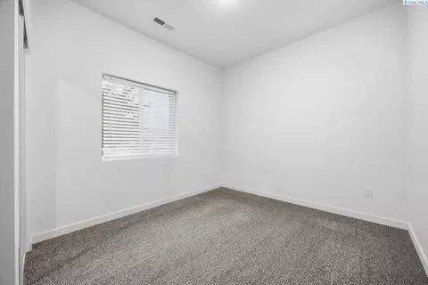 609 W Clark St, Pasco, WA 99301 photo 5