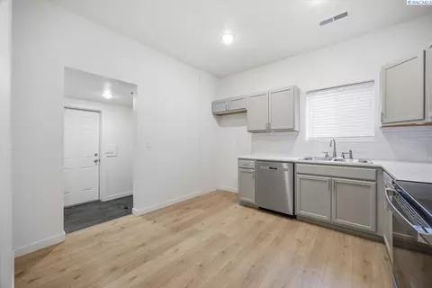 609 W Clark St, Pasco, WA 99301 photo 14
