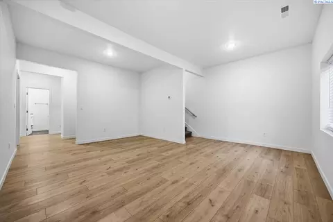609 W Clark St, Pasco, WA 99301 photo 2