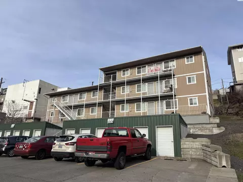 631 NE Oak, Pullman, WA 99163 photo 1