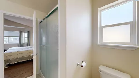 Bath - 2410 NW Robert St, Pullman, WA 99163 photo 2 of 3