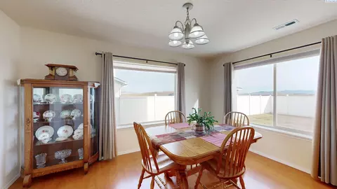 Dining - 2410 NW Robert St, Pullman, WA 99163 photo 2 of 2