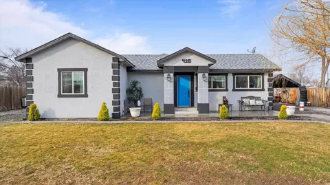 420 S Edison Pl, Kennewick, WA 99336