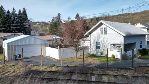 Exterior - 311 E Cooper St, Colfax, WA 99111 photo 5 of 5