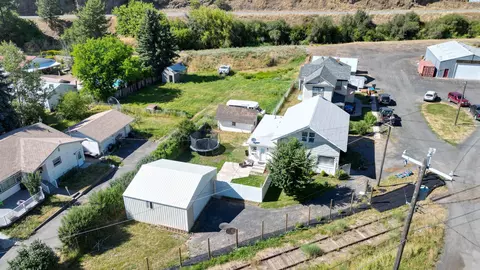 View/Area - 311 E Cooper St, Colfax, WA 99111 photo 2 of 3