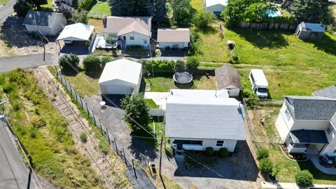 View/Area - 311 E Cooper St, Colfax, WA 99111 photo 1 of 3