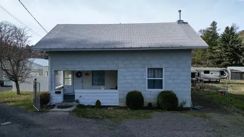 Exterior - 311 E Cooper St, Colfax, WA 99111 photo 1 of 5