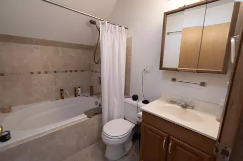 Bath - 308 NW Webb, Pullman, WA 99163 photo 2 of 2