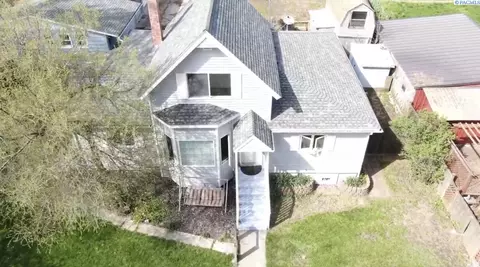 Exterior - 308 NW Webb, Pullman, WA 99163 photo 3 of 9