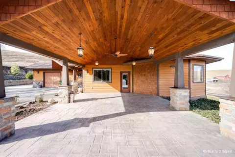 Exterior - 3802 Palouse Albion Rd, Pullman, WA 99163 photo 5 of 7