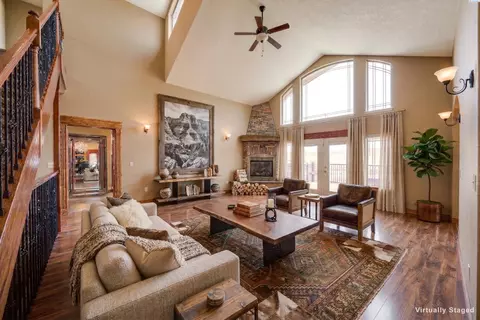 Living - 3802 Palouse Albion Rd, Pullman, WA 99163 photo 5 of 12
