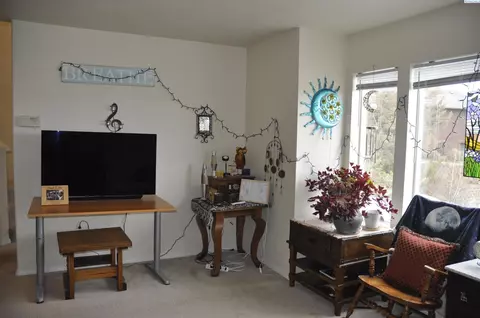 Living - 2430 NW Granite Ct, Pullman, WA 99163 photo 2 of 2