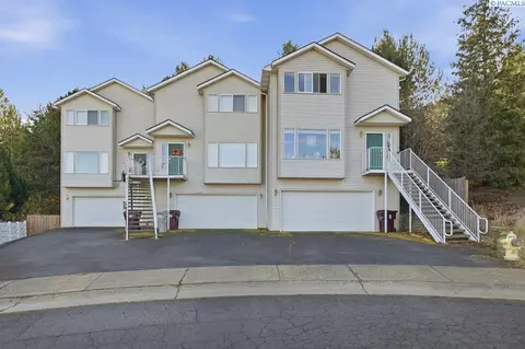 2430 NW Granite Ct, Pullman, WA 99163