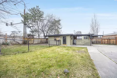 2722 W 7th Ave, Kennewick, WA 99336