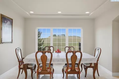 Dining - 820 NW Palouse View Ct, Pullman, WA 99163 photo 2 of 2