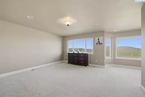Bedroom - 820 NW Palouse View Ct, Pullman, WA 99163 photo 1 of 9