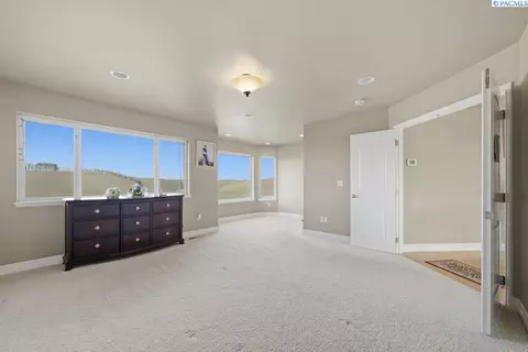 Bedroom - 820 NW Palouse View Ct, Pullman, WA 99163 photo 2 of 9