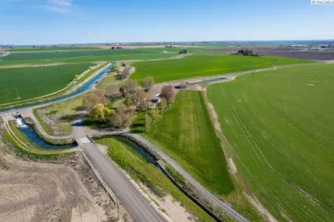 4921 Dogwood Rd, Pasco, WA 99301