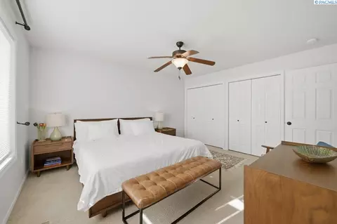 Bedroom - 210 NW Terreview Dr #E, Pullman, WA 99163 photo 1 of 5